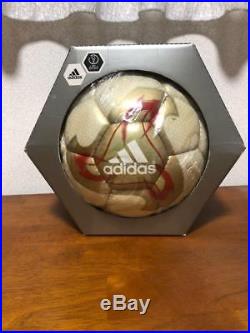 2002 FIFA World Cup Official match Soccer Ball adidas Fevernova 2
