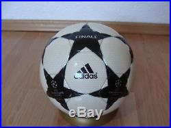 Adidas Fussball Finale 2 OMB UEFA Champions League 2002 Official Matchball Black