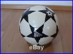 Adidas Fussball Finale 2 OMB UEFA Champions League 2002 Official Matchball Black