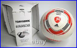 Adidas Fussball Torfabrik Bundesliga Saison 2010/11 matchball