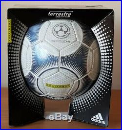 Adidas Terrestra Euro 2000 Official Match Ball (jabulani tango azteca finale)