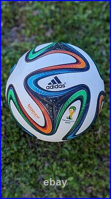 Adidas brazuca OFFICIAL MATCH BALL FIFA WORLD CUP Brasil 2014 Size 5 202. W8S