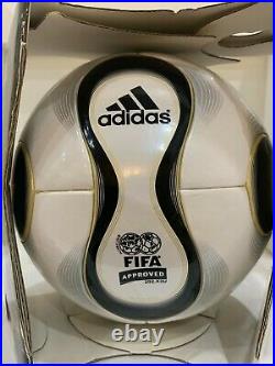 Adidas teamgeist match ball 948709