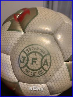 Fevernova witho BOX Adidas 2002 FIFA World Cup Official match ball Football Soccer