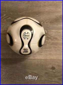 World Cup 2006 GERMANY OFFICIAL BALL +TEAMGEIST BY ADIDAS